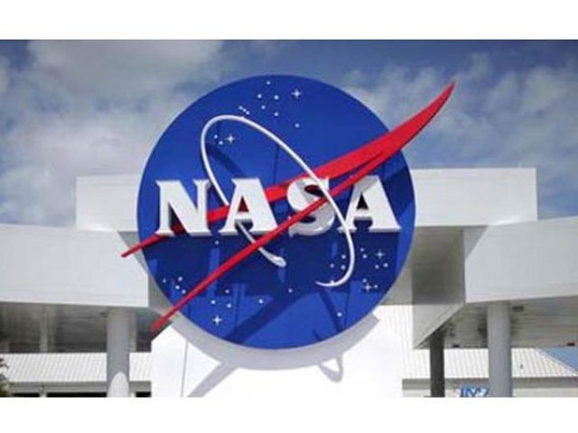 NASA sets off InSight spacecraft to dig deep into Mars