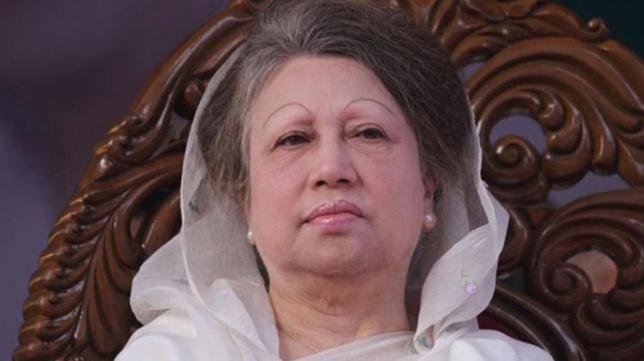 Khaleda meets relatives, takes homemade food on eid day