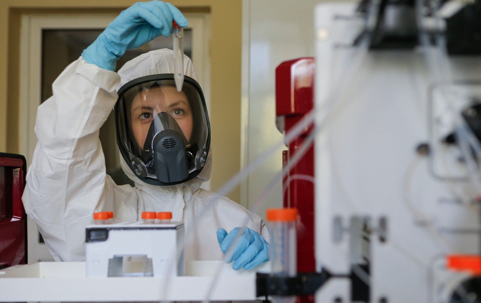Russia produces first batch of coronavirus vaccine