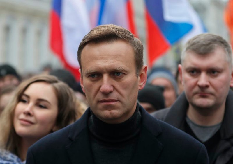 Russia defies sanctions threat over Navalny poisoning