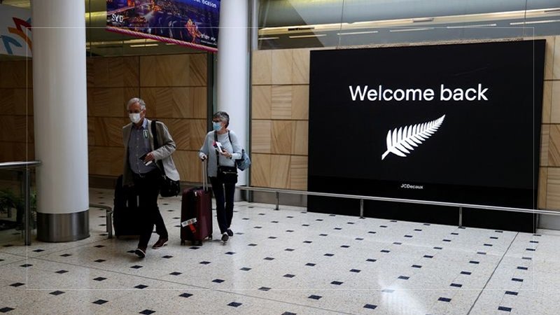 Australia bans arrivals from India