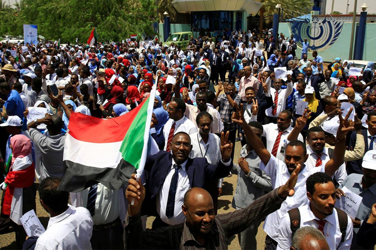 In Sudan, Protesters demand military coup