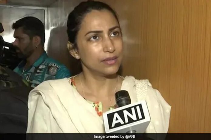 Wife Of Officer Probing Aryan Khan Case