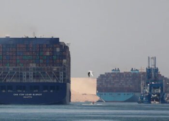 Yemen’s Houthis hit US-owned container ship