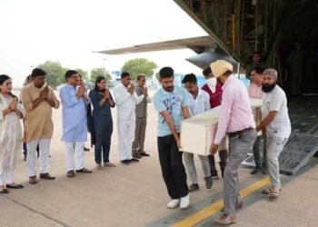 Flight carrying bodies of 45 Kuwait fire victims lands in India