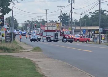 Three people killed, 10 wounded in Arkansas supermarket shooting