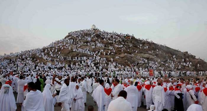Hajj pilgrims ‘stone the devil’ as Muslims mark Eid al-Azha