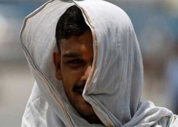 Indian heatwaves, floods kill 11, with four buried alive