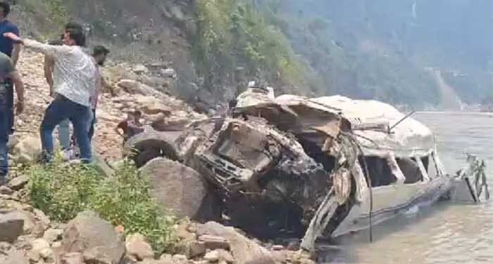 10 Dead As Tempo Traveller With 23 People Falls Into Gorge In Uttarakhand