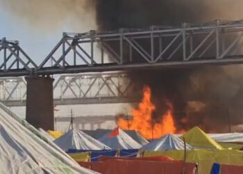 Several Tents On Fire At Maha Kumbh In Prayagraj. PM Dials Yogi Adityanath