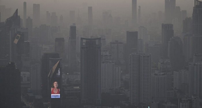 Nearly 200 Bangkok schools close over air pollution