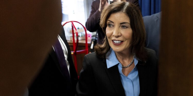 Kathy Hochul’s Re-election Prospects Clouded by Voter Uncertainty and Republican Challenges