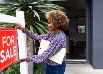 Buyers Resist Sky-High Prices, Forcing Homeowners to Pull Listings from Market